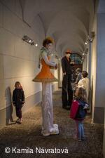 * Z DĚNÍ VE MĚSTĚ